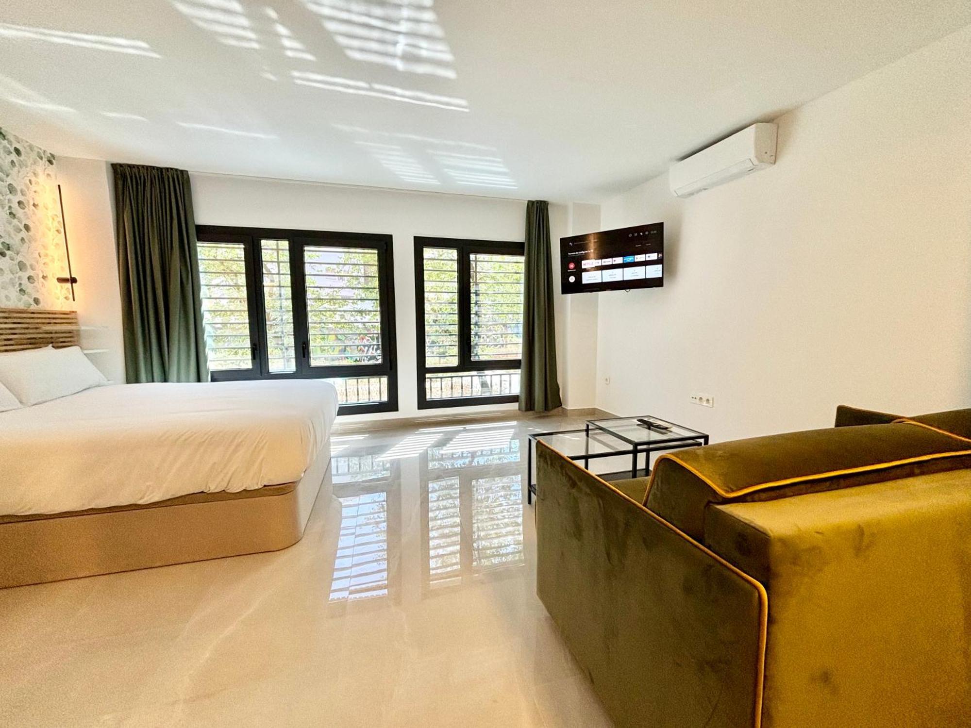 Gulliver Suites Valence Extérieur photo