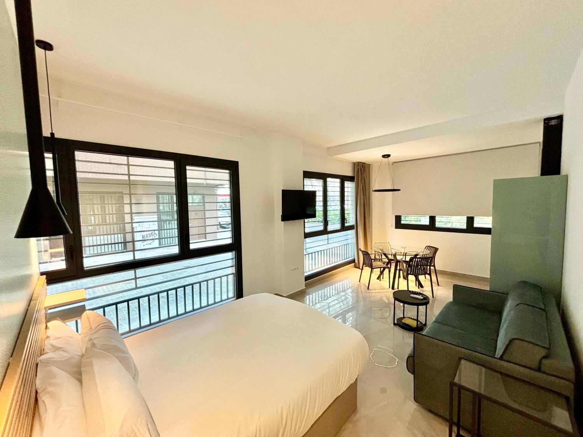 Gulliver Suites Valence Extérieur photo