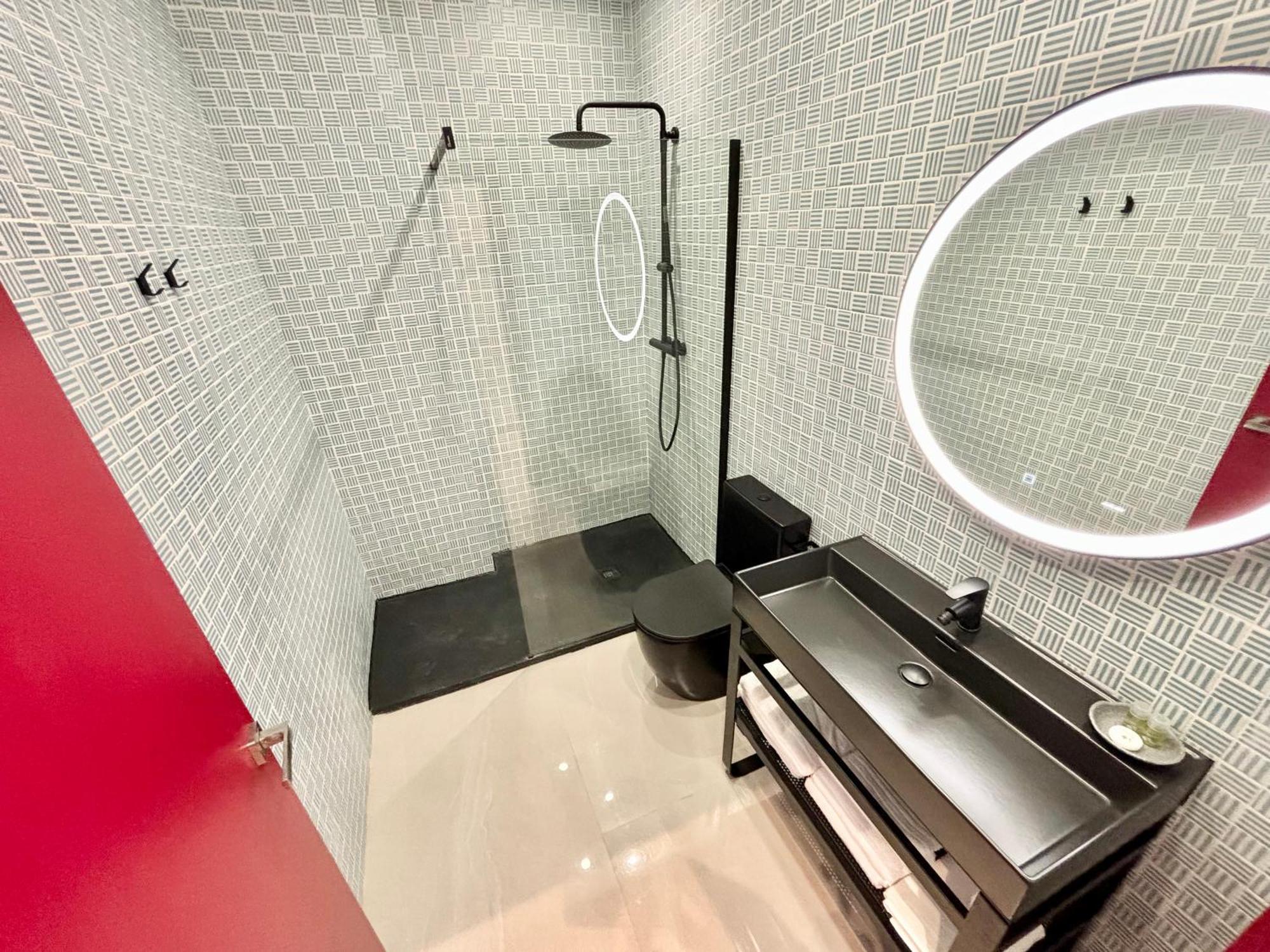 Gulliver Suites Valence Extérieur photo